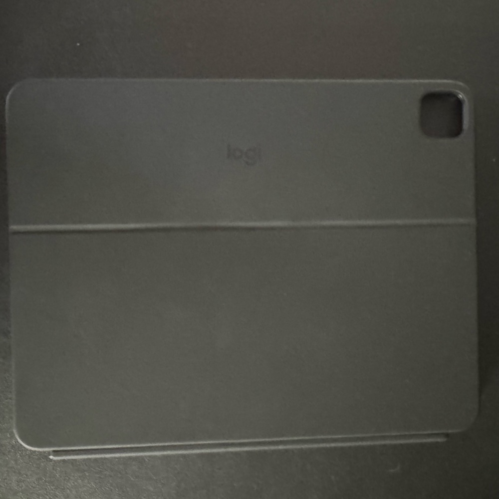 Logitech Combo Touch Keyboard Case with Trackpad for iPad Pro 13"